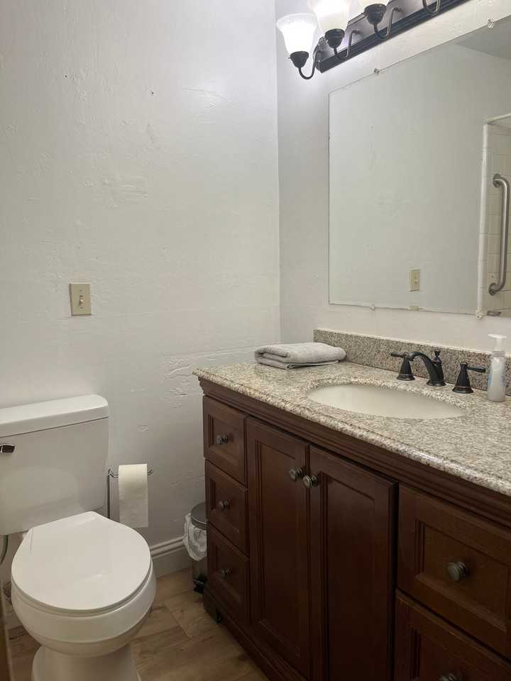 925 Olympic Ave - Photo 7 of 21