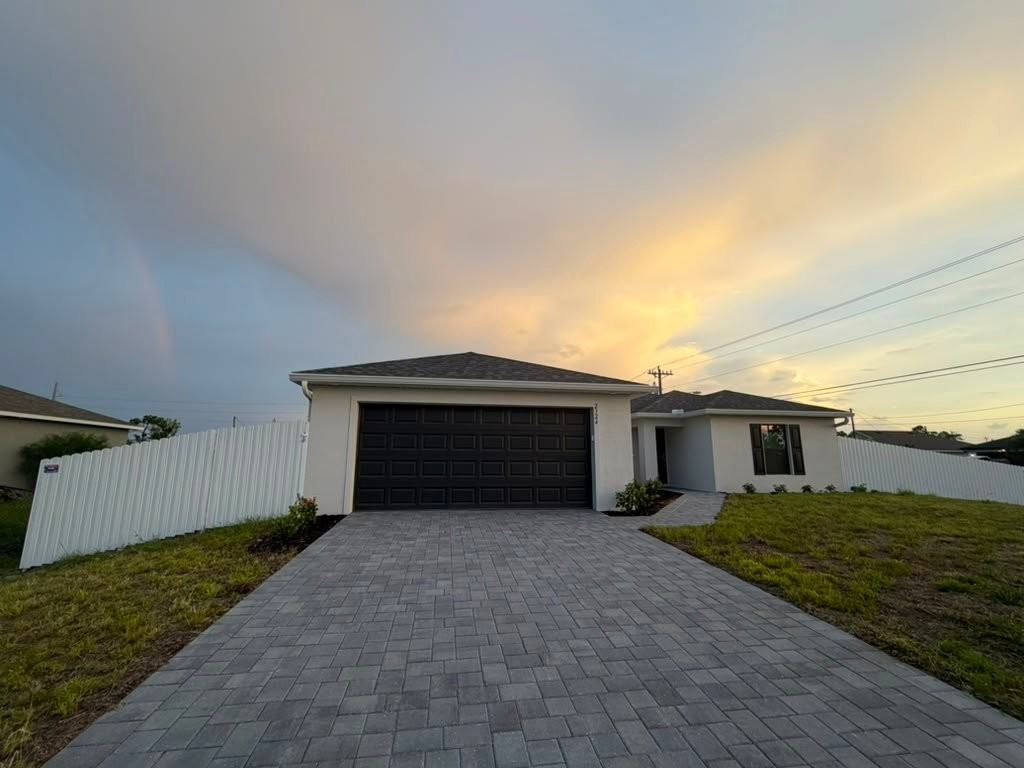 2324 Nw 25th St - Photo 3 of 13
