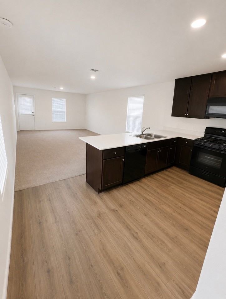 57 Trinity Cir - Photo 2 of 13
