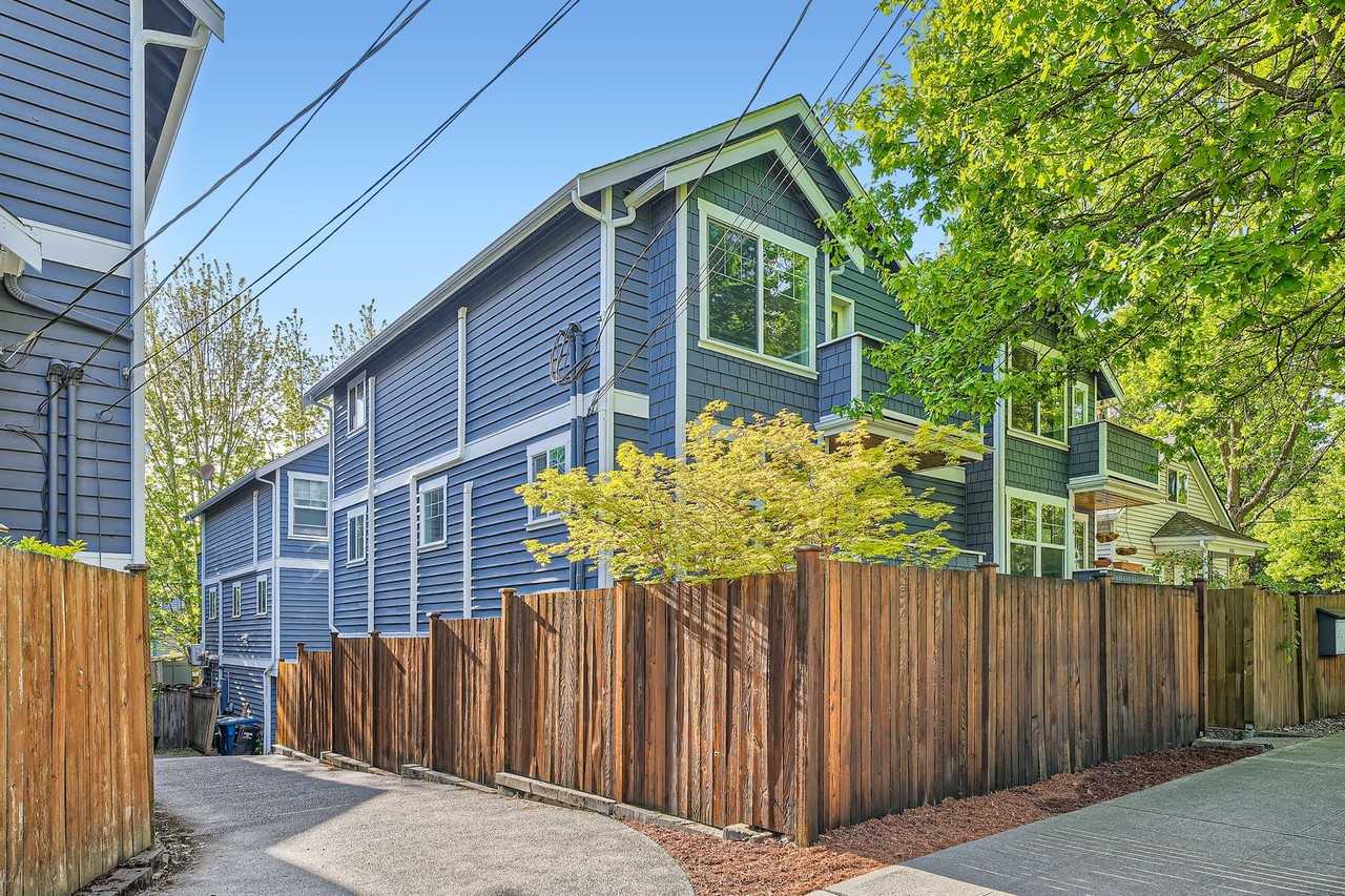309 27th Ave S #B - Photo 2 of 20