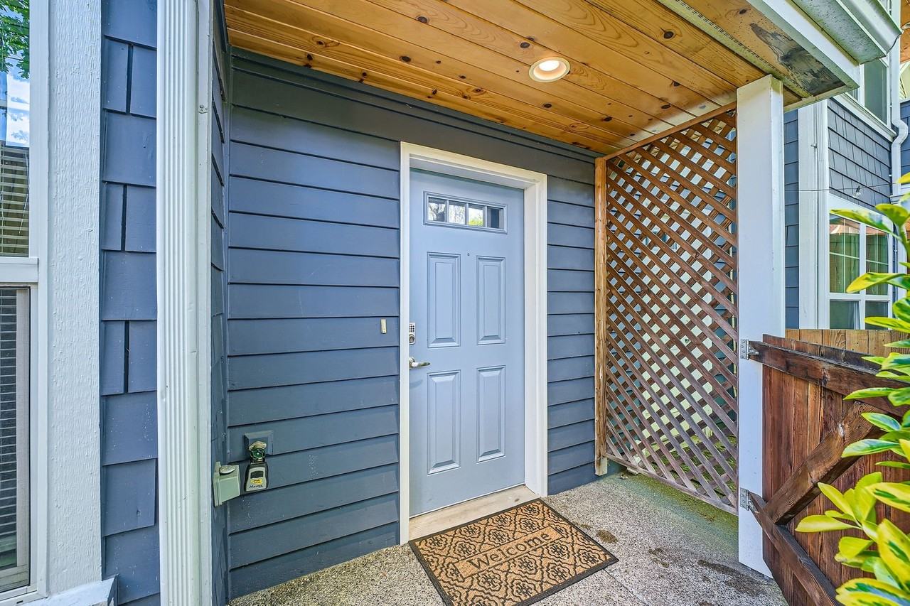 309 27th Ave S #B - Photo 3 of 20