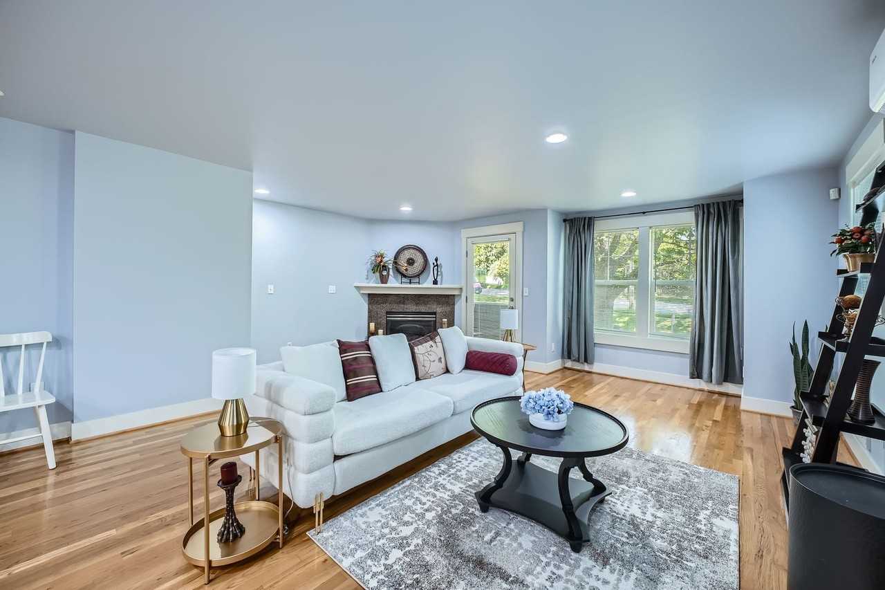 309 27th Ave S #B - Photo 5 of 20