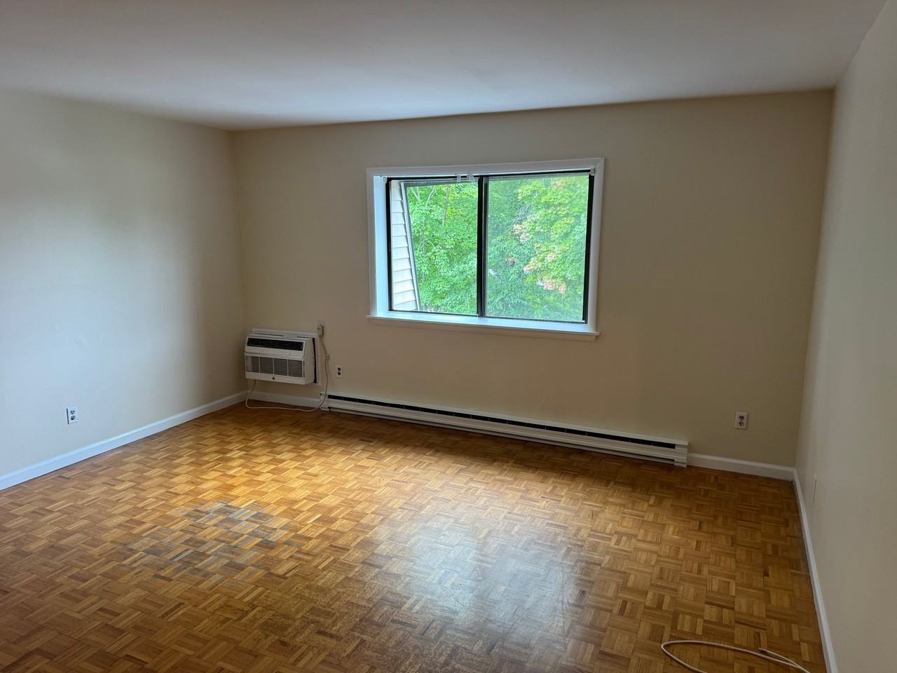 65 Winfield St - Photo 2 of 6