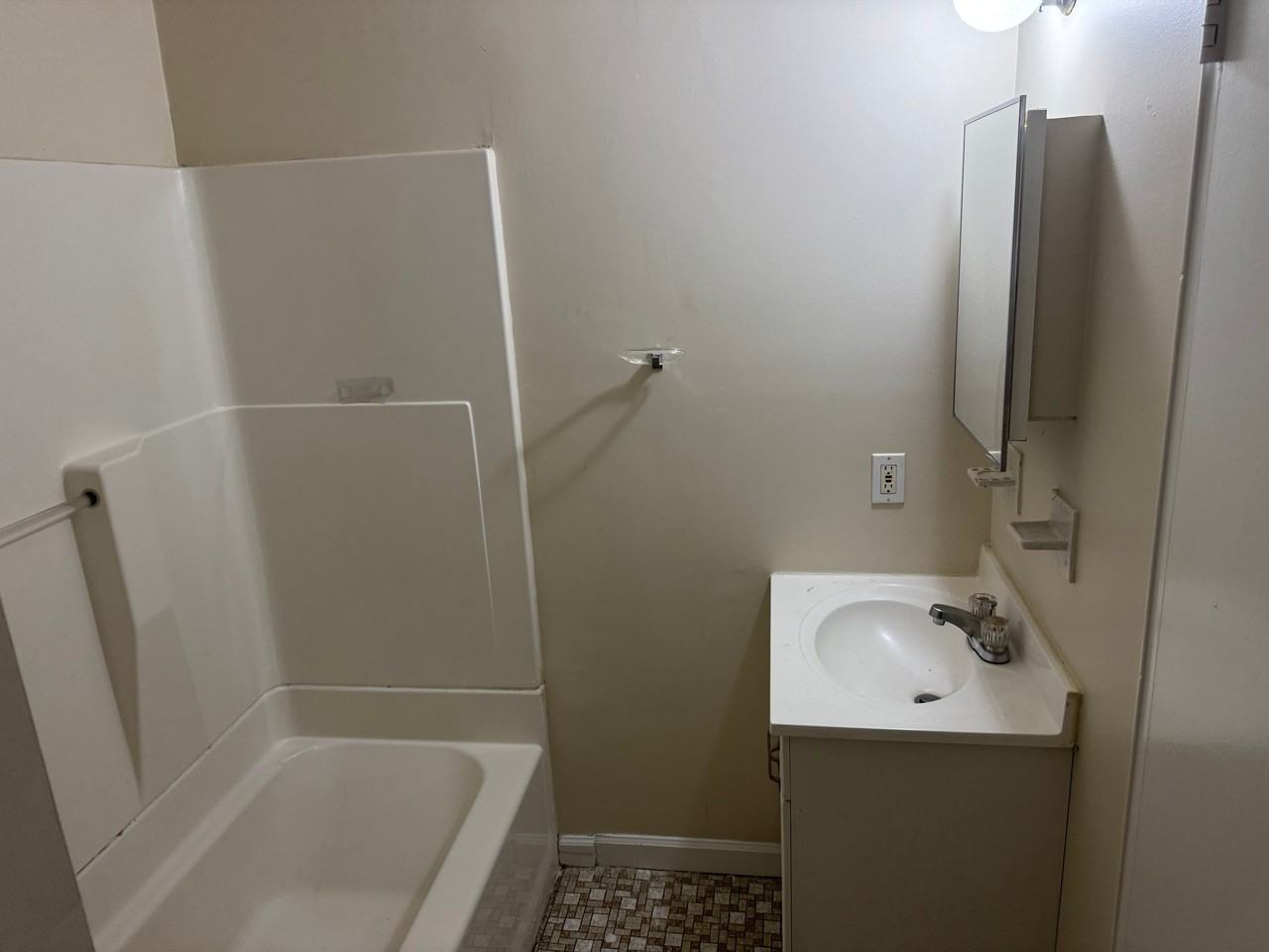 65 Winfield St - Photo 5 of 6