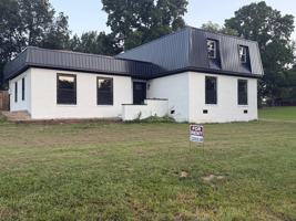 featured image of 122 Highland Cir