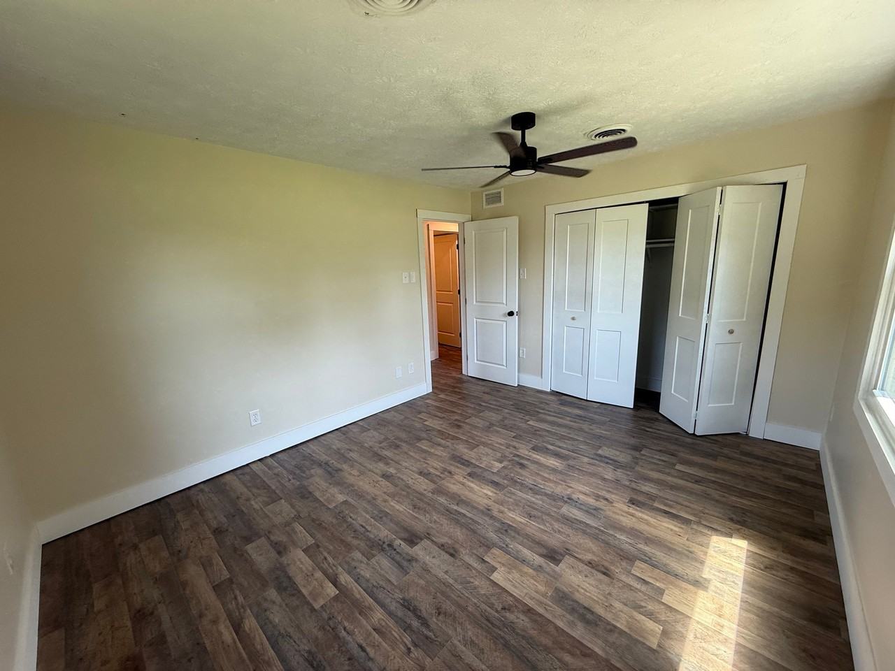 122 Highland Cir - Photo 4 of 10