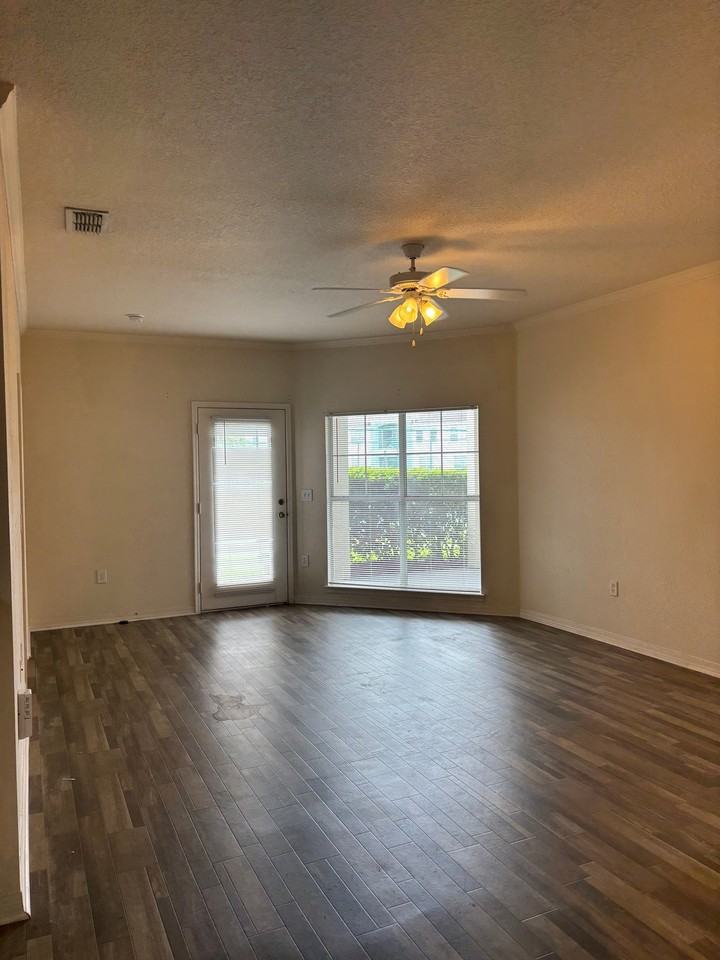 4460 Hodges Blvd #204 - Photo 4 of 7