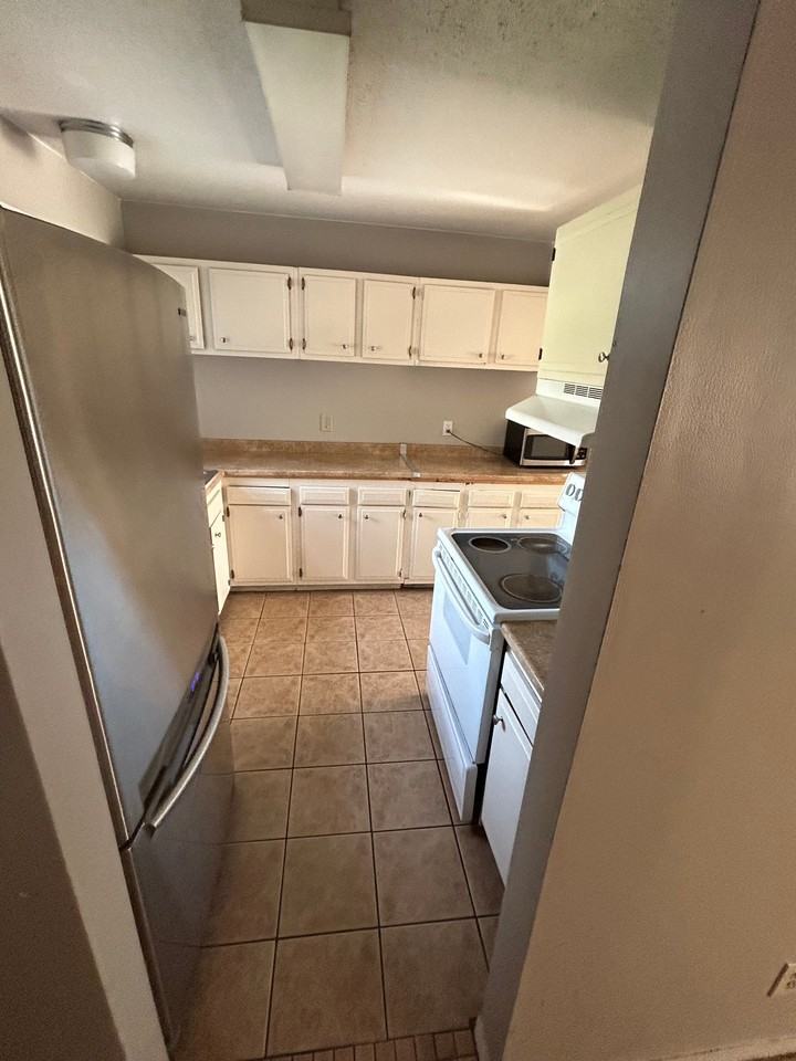2119 Quail Creek Dr - Photo 2 of 17