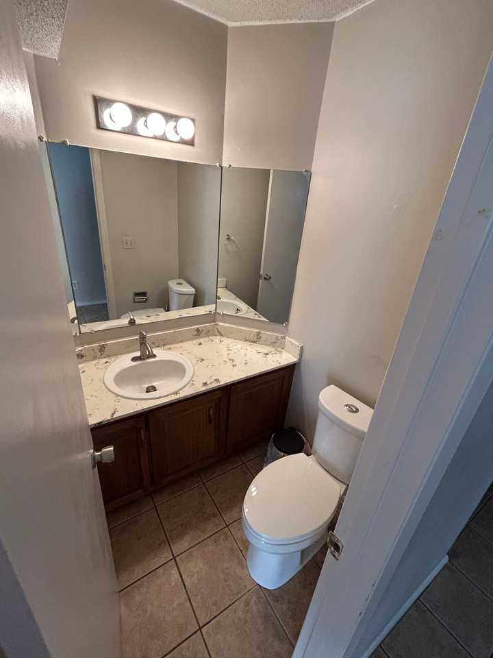 2119 Quail Creek Dr - Photo 4 of 17