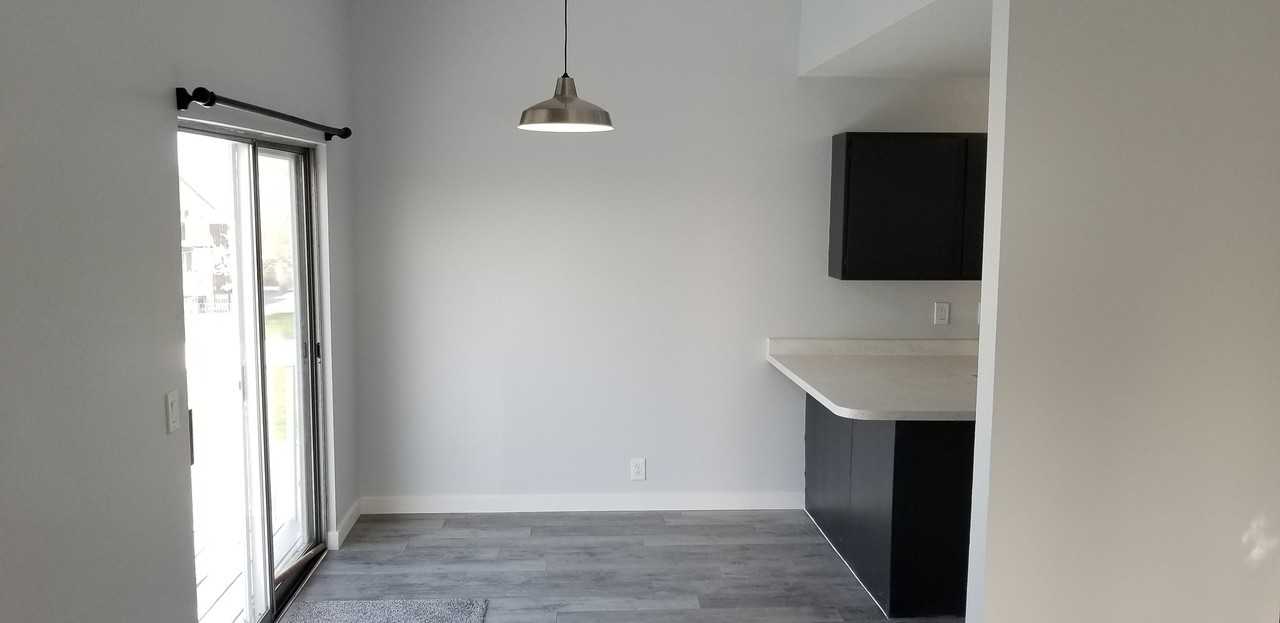 3550 W Parkway Blvd #4 - Photo 5 of 9