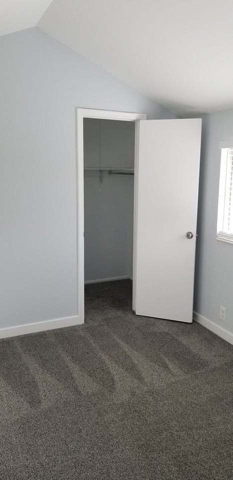 3550 W Parkway Blvd #4 - Photo 7 of 9