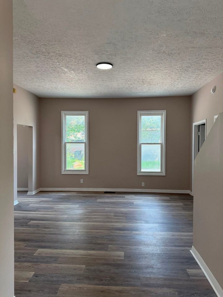 1902 S Delaware St - Photo 5 of 19
