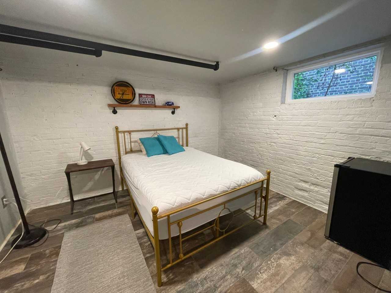 3921 W Franklin St #BS - Photo 2 of 7