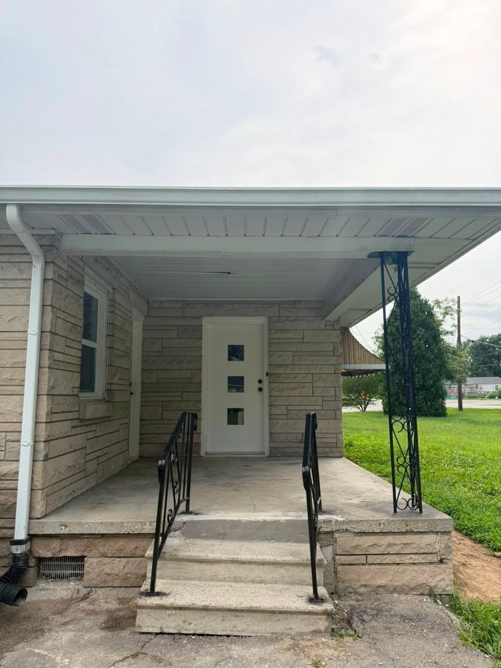 5219 W Mooresville Rd - Photo 2 of 17