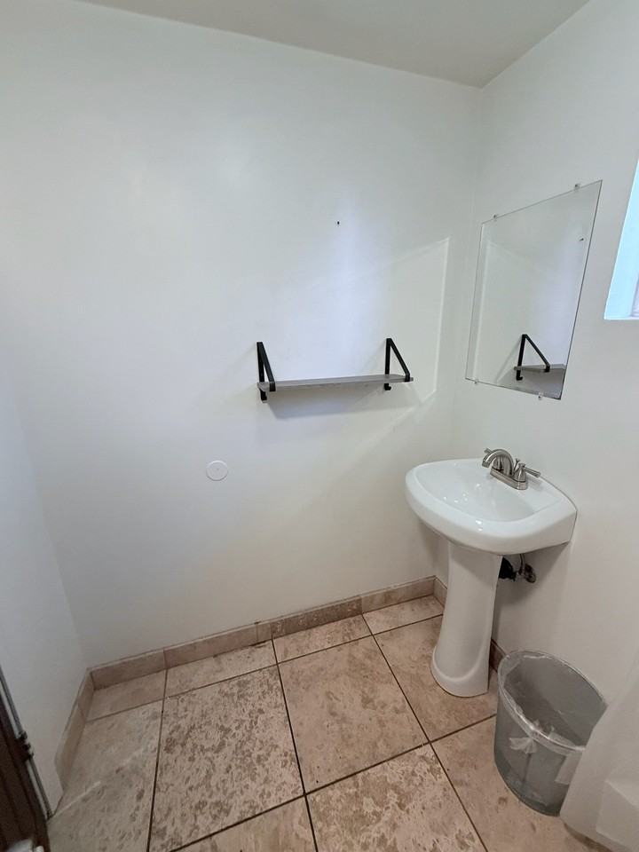 4213 N Westview Dr - Photo 5 of 6