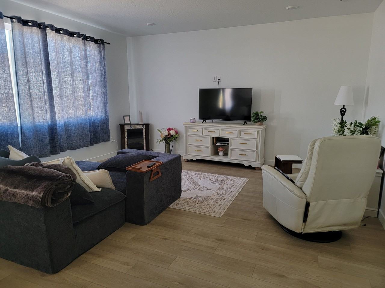 1938 W Blue Flax Dr - Photo 2 of 4