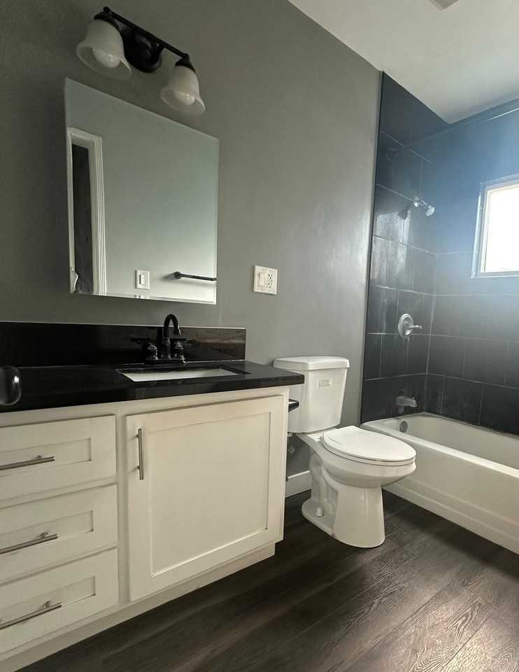 5842 Autry Ave - Photo 3 of 7