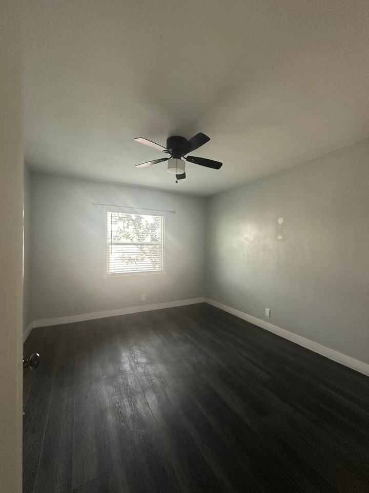 5842 Autry Ave - Photo 4 of 7