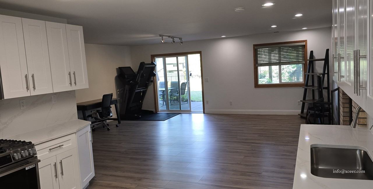 5530 Vinewood Ln N #B - Photo 2 of 12