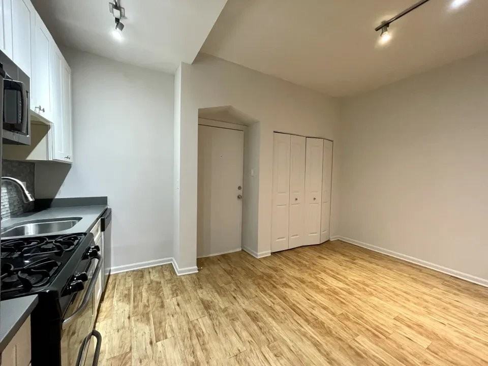 2834 W Palmer St - Photo 4 of 8