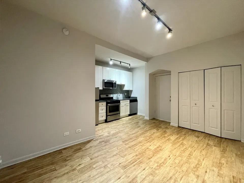 2834 W Palmer St - Photo 5 of 8