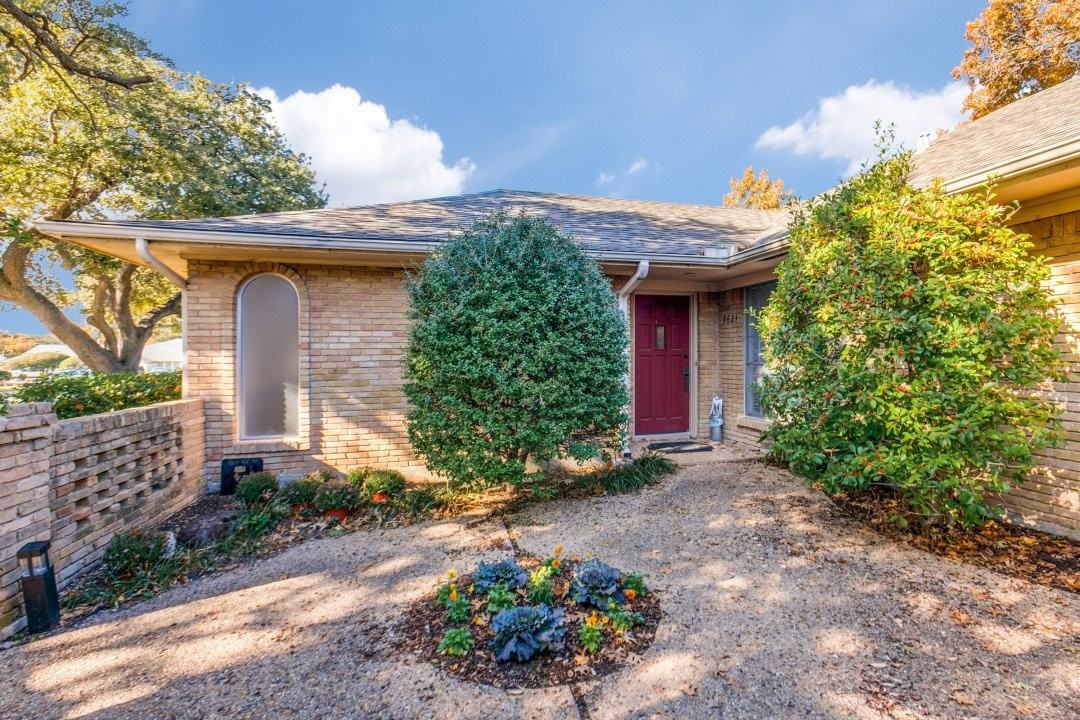 7621 Dentcrest Dr #WEST - Photo 2 of 13