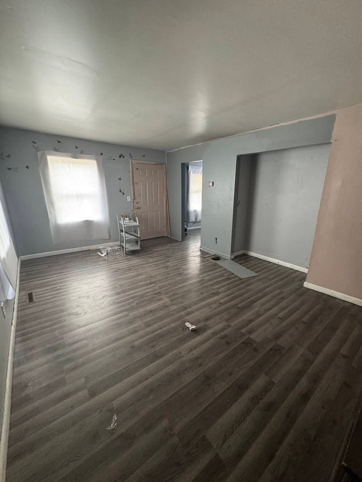 628 W Home Ave - Photo 6 of 20