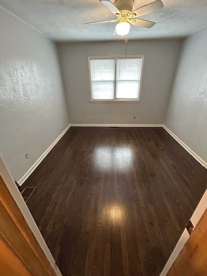 1941 S Vermont Ave - Photo 3 of 6