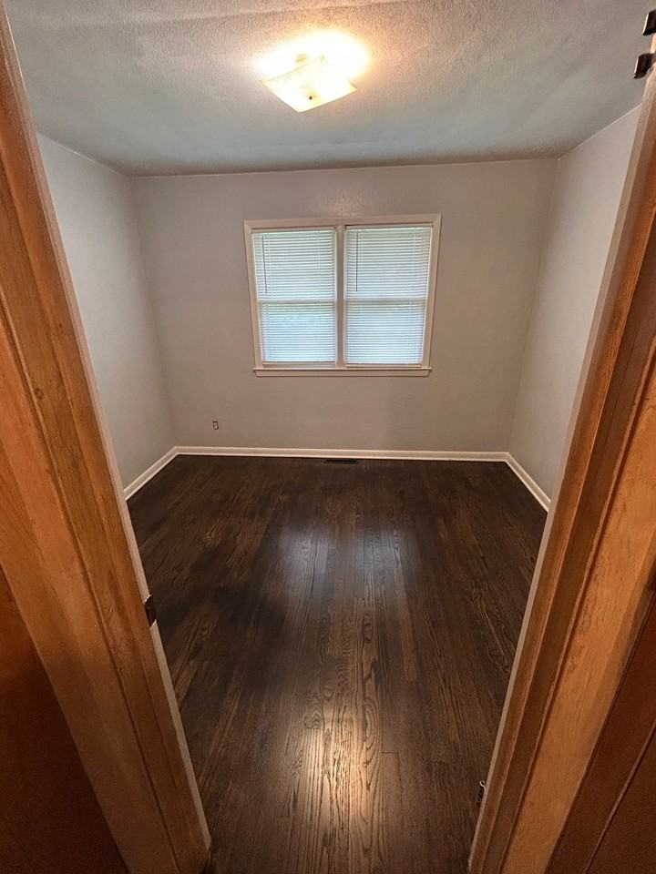 1941 S Vermont Ave - Photo 6 of 6