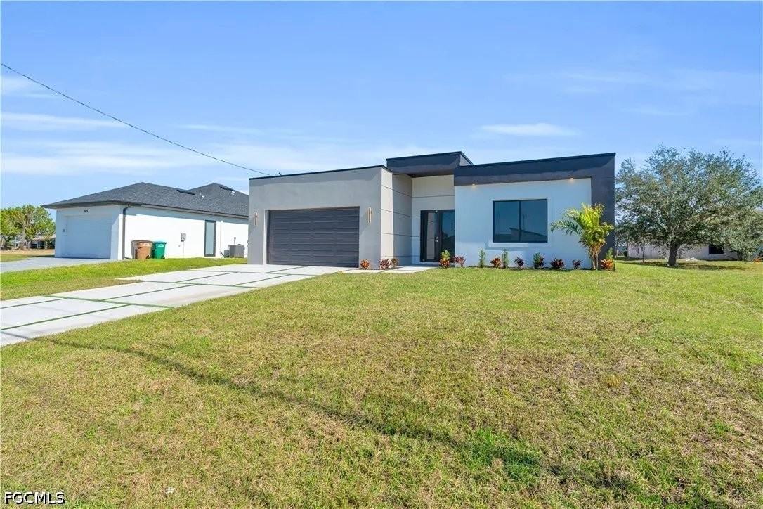 1021 Chiquita Blvd N - Photo 2 of 20