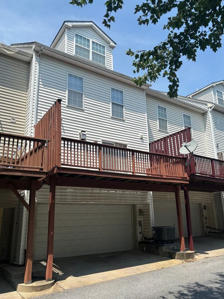 9780 Bon Haven Ln - Photo 2 of 20