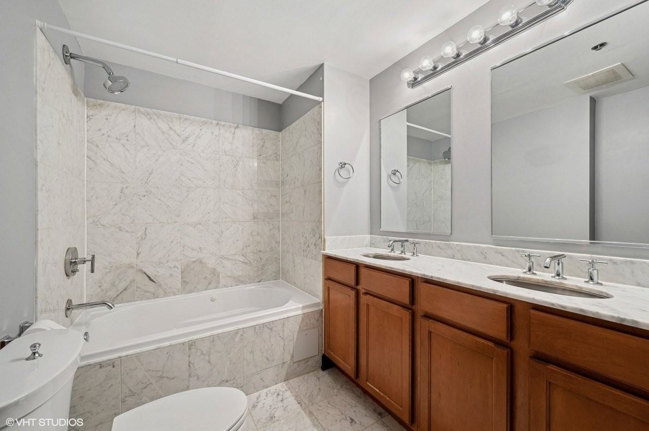 106 N Aberdeen St #4F - Photo 5 of 13
