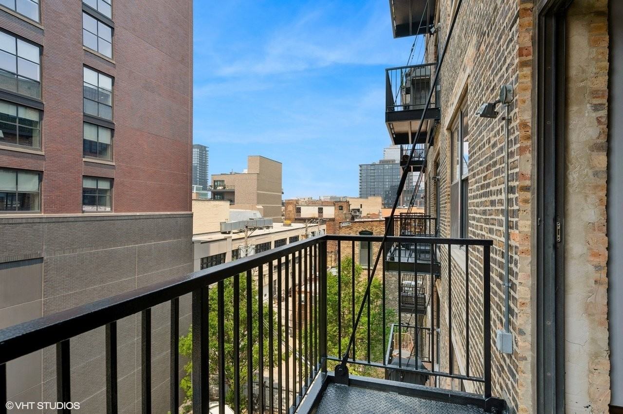 106 N Aberdeen St #4F - Photo 6 of 13