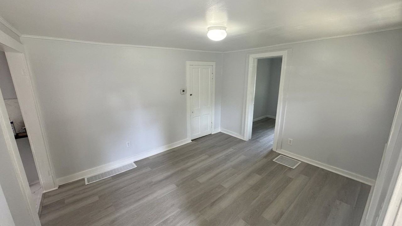 3612 Albany St #B - Photo 4 of 8