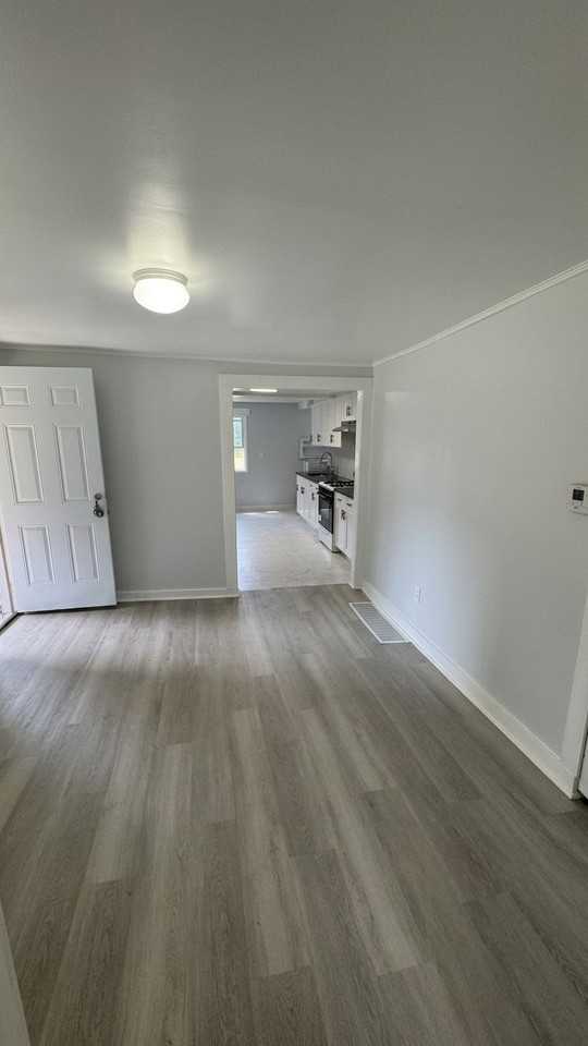 3612 Albany St #B - Photo 5 of 8