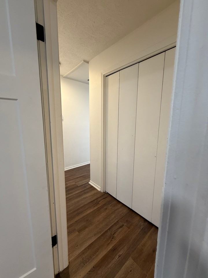 222 N Brunswick St #2 - Photo 5 of 9
