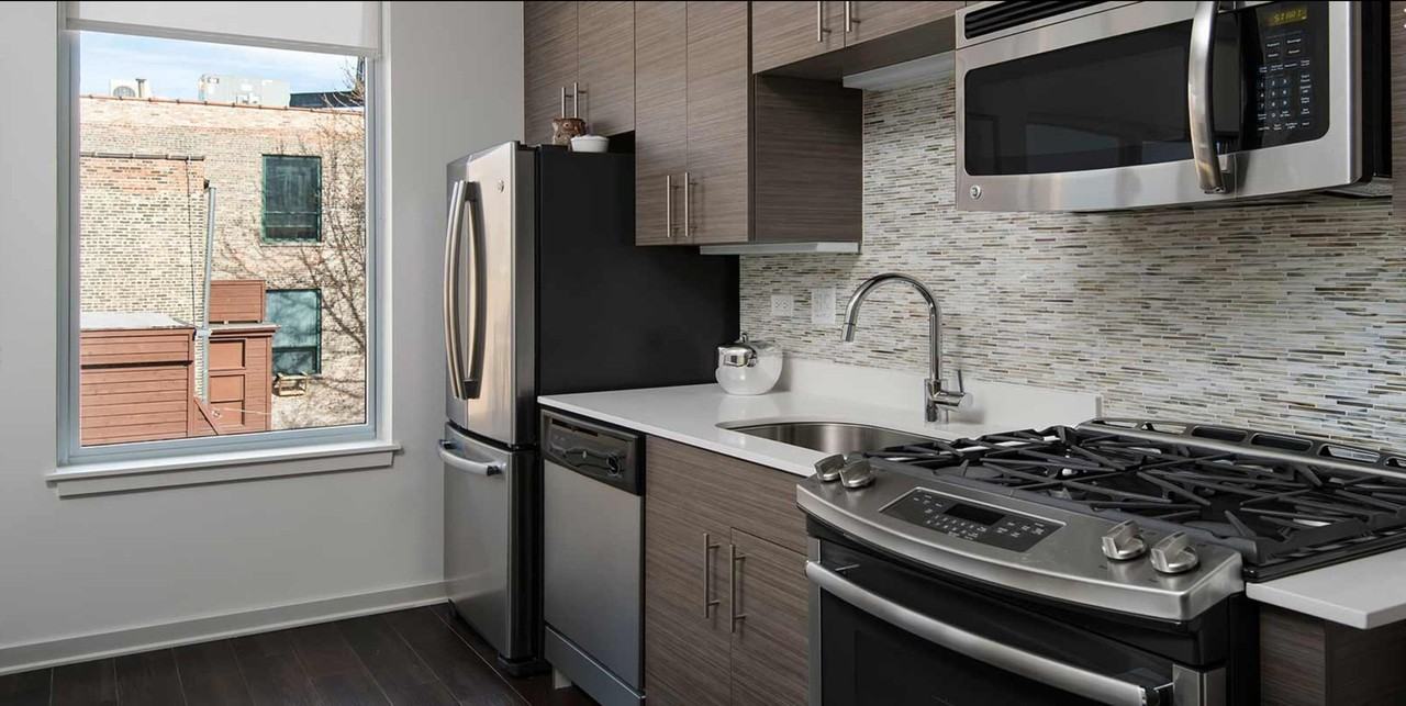 1216 W Madison St - Photo 2 of 7