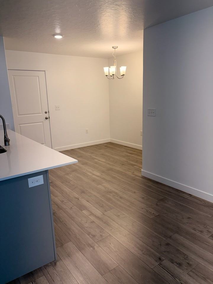 1023 E Bigelow Ave - Photo 3 of 9