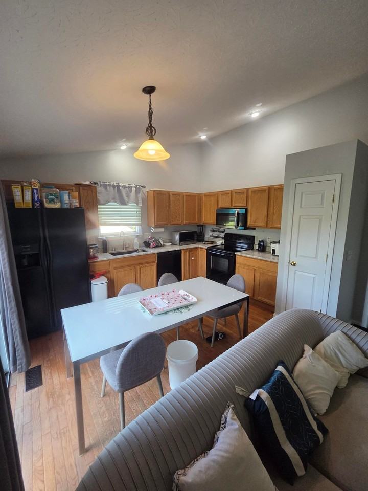 575 Rosebud Cir - Photo 6 of 16