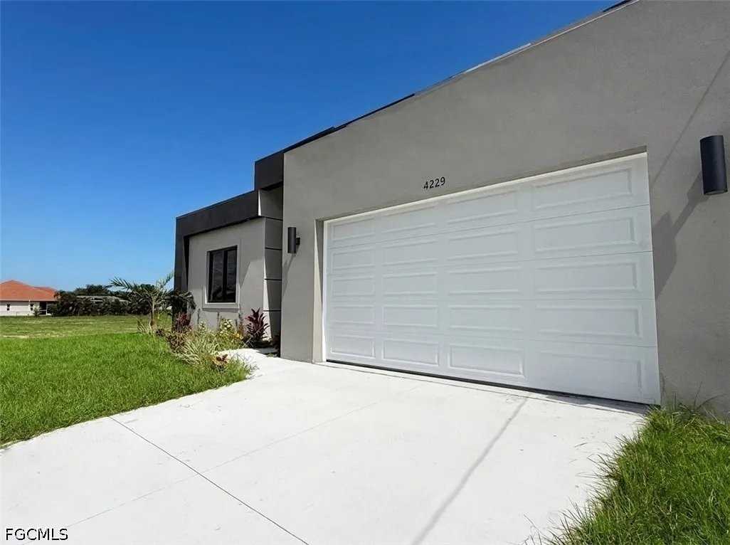 4229 Nwst - Photo 3 of 20