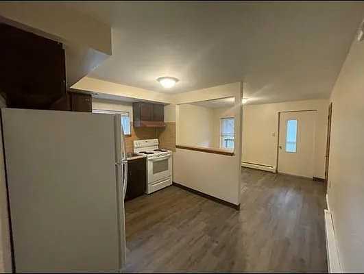 559 Bunting St #4 - Photo 3 of 8