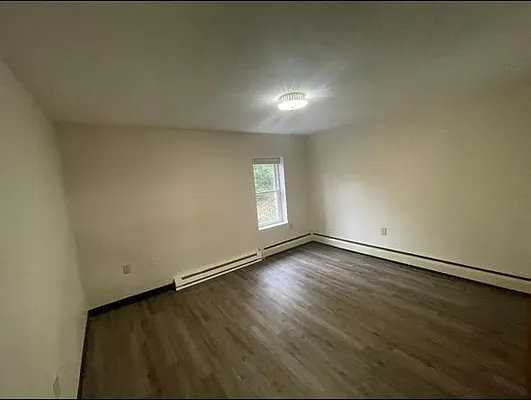 559 Bunting St #4 - Photo 6 of 8