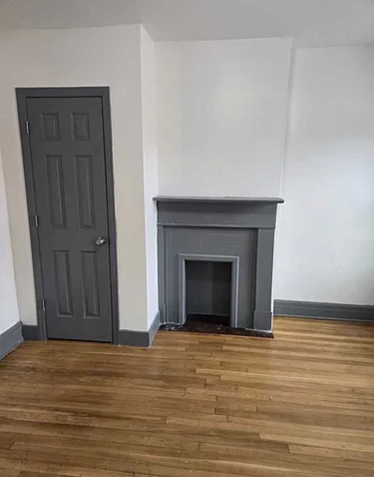 95 Catharine St #2 - Photo 6 of 12