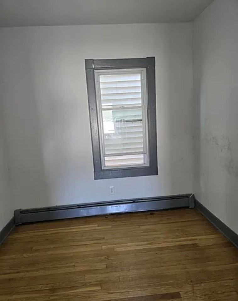 95 Catharine St #2 - Photo 7 of 12