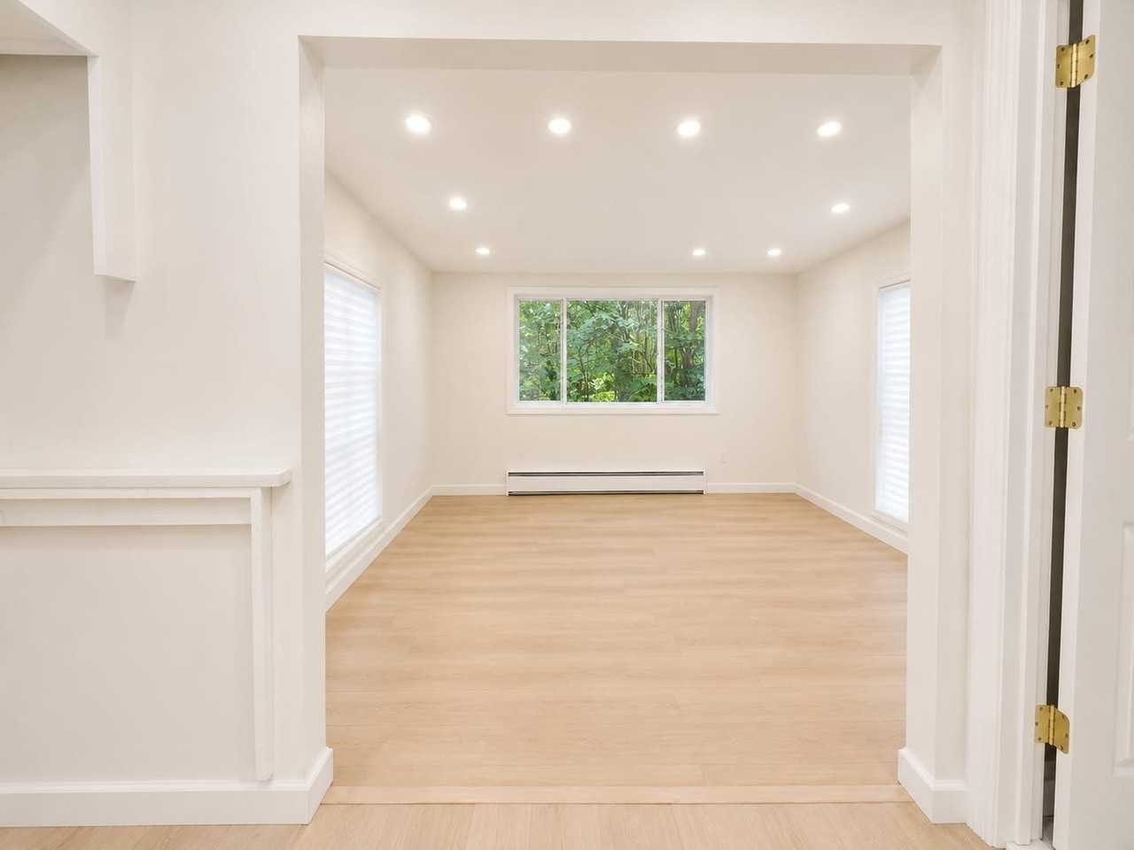 8 Woodland Cir N - Photo 3 of 7
