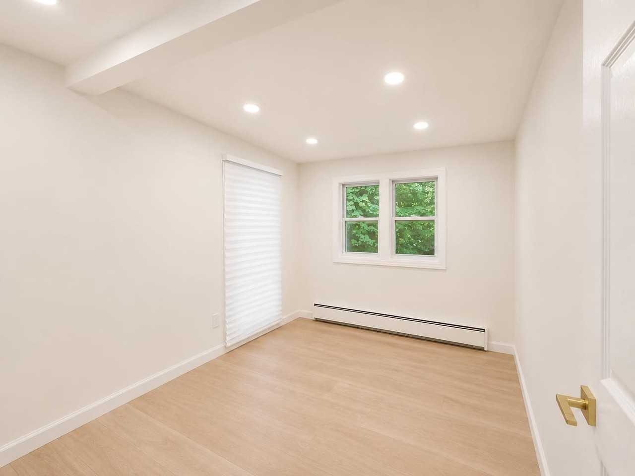 8 Woodland Cir N - Photo 6 of 7