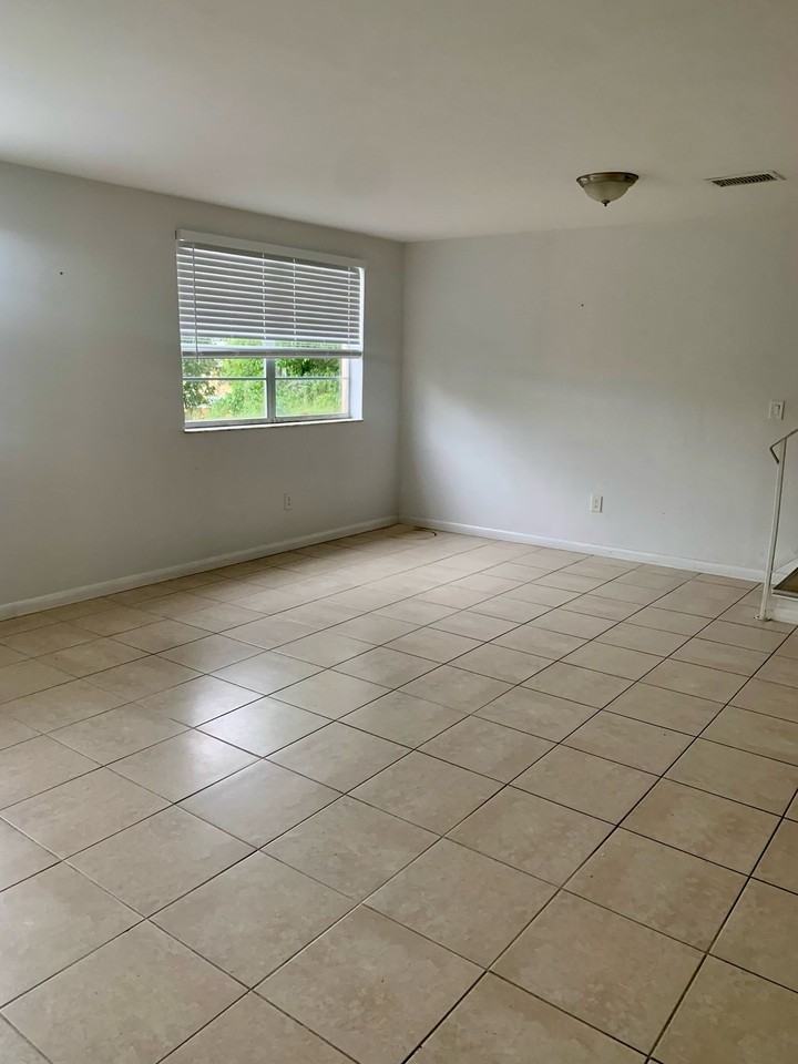 1255 Wst #303 - Photo 3 of 11