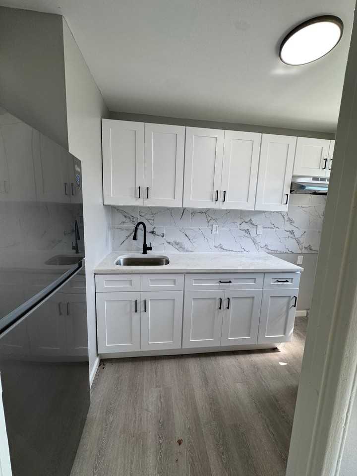 170 Earle St #B2