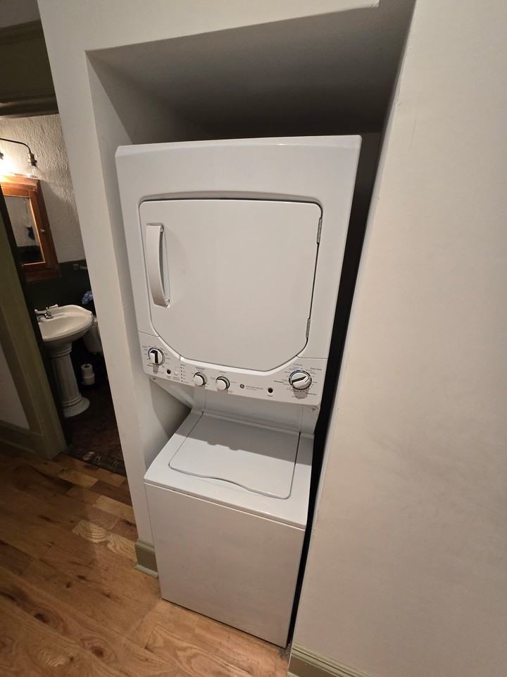 1198 Mclendon Ave Ne #2 - Photo 5 of 10