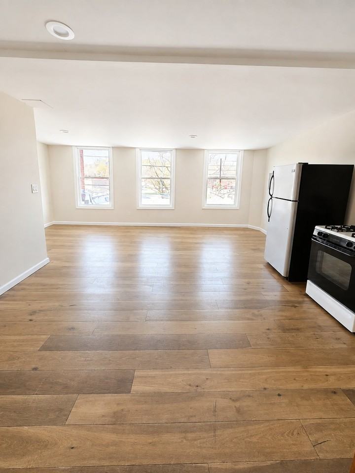 70 Main St #3 - Photo 3 of 7